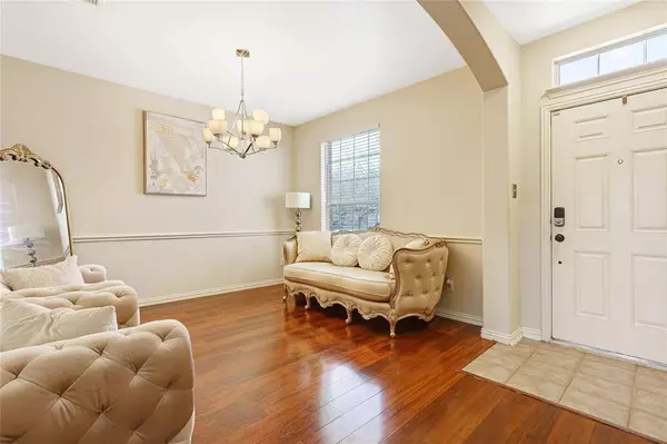 5328 Lake Gardens Drive, Grand Prairie, TX 75052