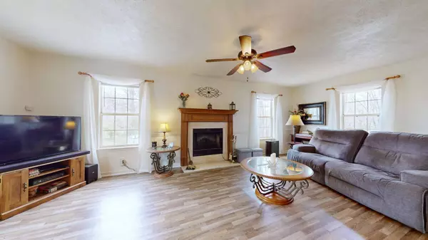 1008 Cross Country Dr, Kingston Springs, TN 37082