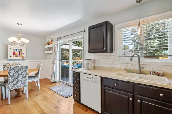 1015 S Holiday Drive, Waunakee, WI 53597