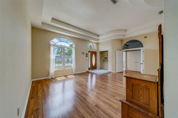 3930 YELLOW FINCH LN, Lutz, FL 33558