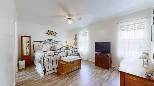 1008 Cross Country Dr, Kingston Springs, TN 37082