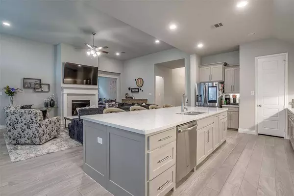 10352 Lola Road, Fort Worth, TX 76126