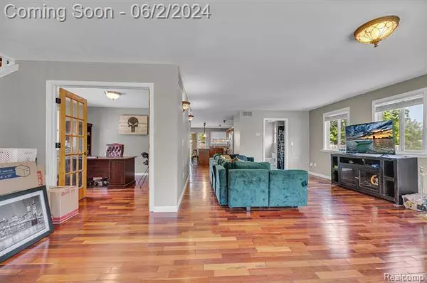 24021 Murray Street, Clinton Township, MI 48035