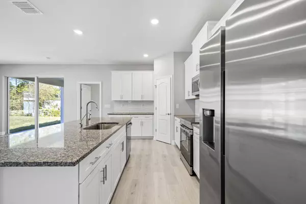 1017 Benedictine ST NW, Palm Bay, FL 32907