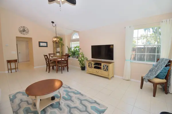 1773 Nicklaus DR, Melbourne, FL 32935