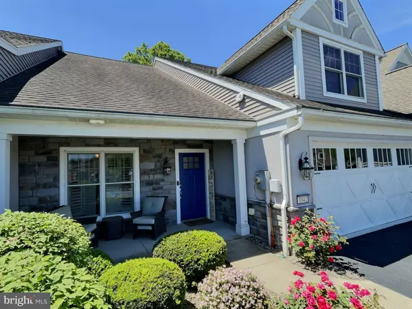 1042 VILLA DR, Lebanon, PA 17042