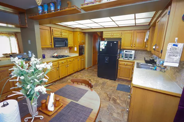 709 Ford AVE, Spring Valley, MN 55975