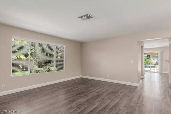 2316 Storkspur Way, Las Vegas, NV 89117