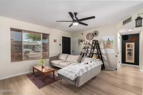 7856 E GARNET Avenue, Mesa, AZ 85209