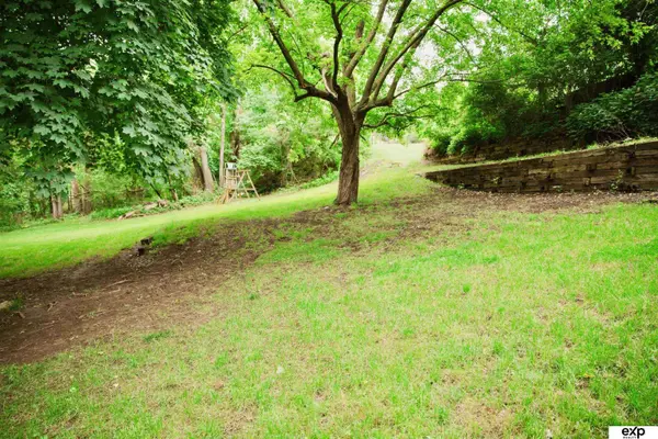 12423 N 40th Street, Omaha, NE 68112