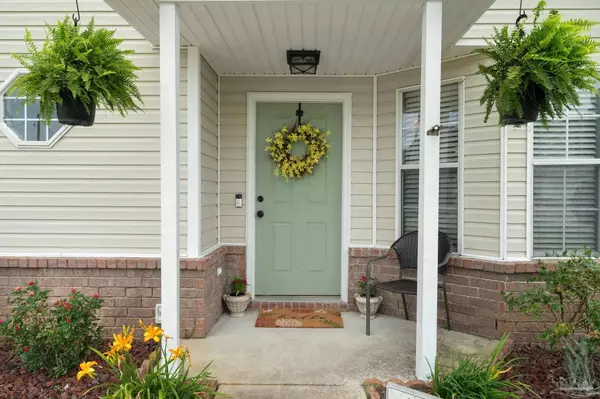 2471 Redoubt Ave, Pensacola, FL 32507