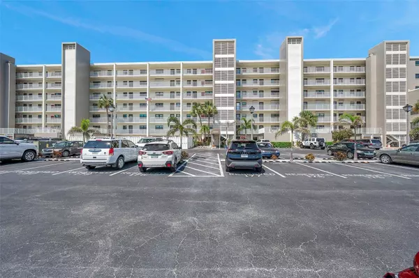 18650 GULF BLVD #402, Indian Shores, FL 33785