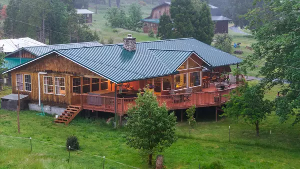 3626 Windy Creek Rd, Glendale, OR 97442