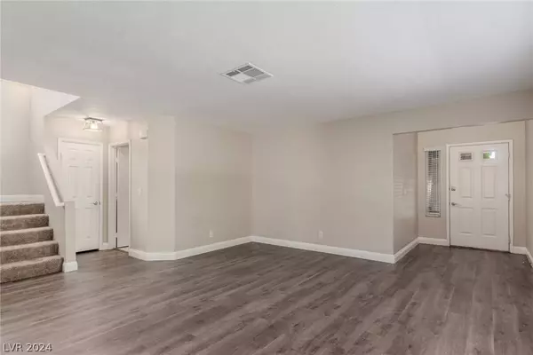 2316 Storkspur Way, Las Vegas, NV 89117