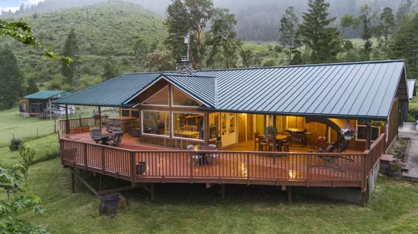 3626 Windy Creek Rd, Glendale, OR 97442