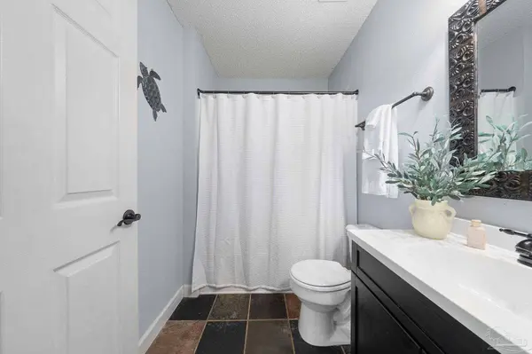 2471 Redoubt Ave, Pensacola, FL 32507