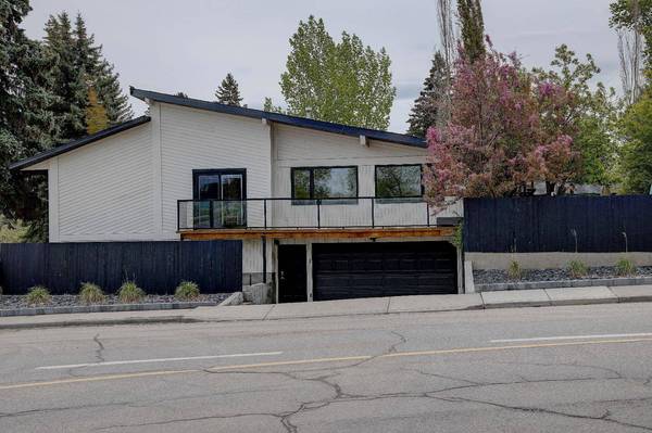 1351 University DR NW, Calgary, AB T2N3Y8