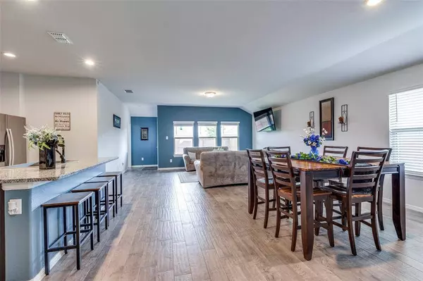 9008 Herringbone Drive, Fort Worth, TX 76131