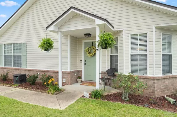 2471 Redoubt Ave, Pensacola, FL 32507