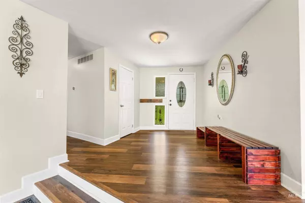 440 W Valli Hi Road, Eagle, ID 83616