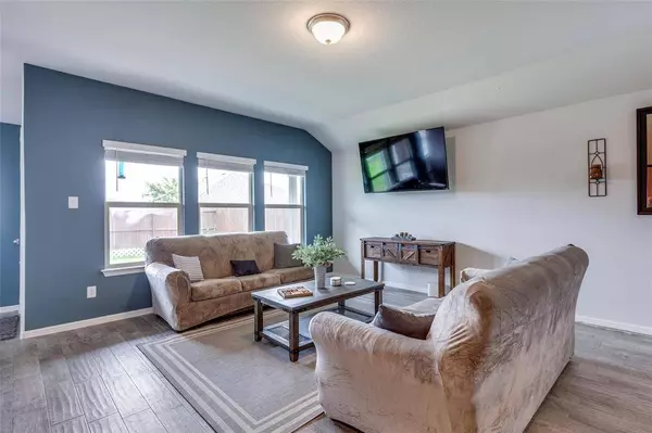 9008 Herringbone Drive, Fort Worth, TX 76131