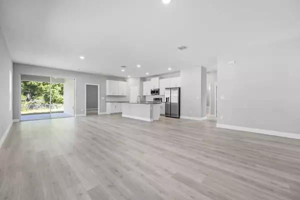 1017 Benedictine ST NW, Palm Bay, FL 32907