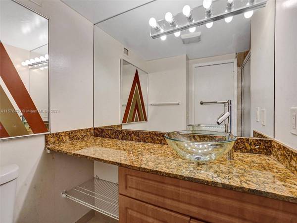 2500 Parkview Dr #2307, Hallandale Beach, FL 33009