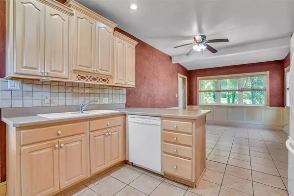 128 S Walnut Street, Monticello, IA 52310