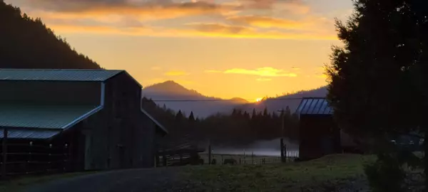 3626 Windy Creek Rd, Glendale, OR 97442