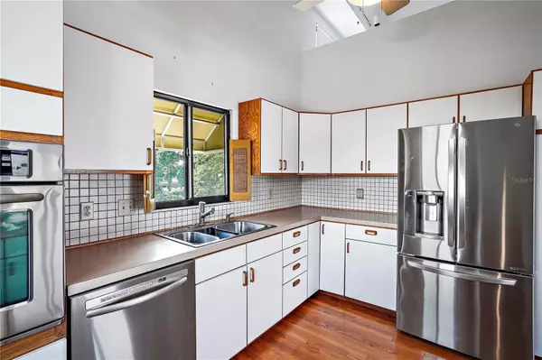 3924 BEACH DR SE, Saint Petersburg, FL 33705