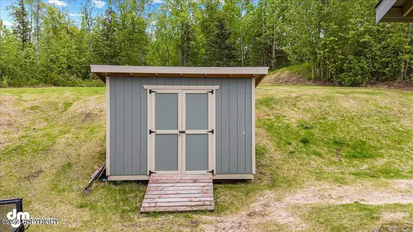 269 S Vickie CIR, Wasilla, AK 99645