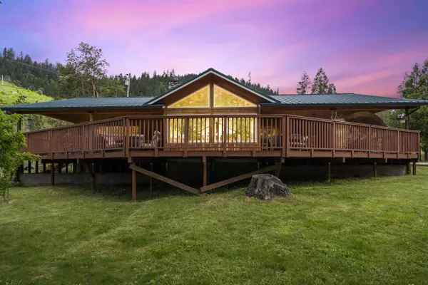 3626 Windy Creek Rd, Glendale, OR 97442