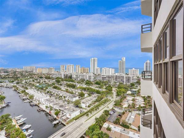 2500 Parkview Dr #2307, Hallandale Beach, FL 33009