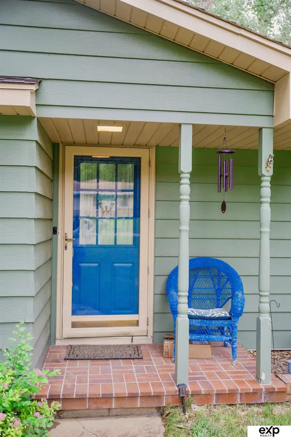 12423 N 40th Street, Omaha, NE 68112