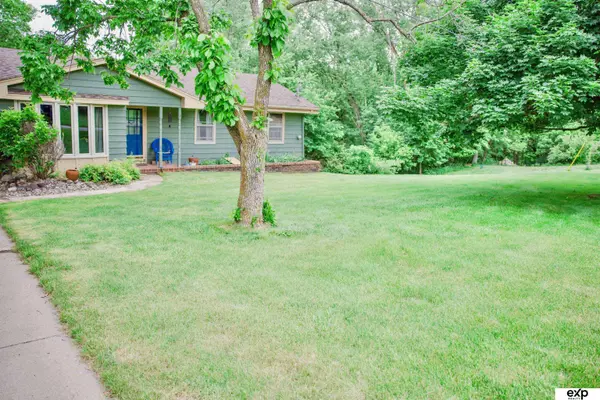 12423 N 40th Street, Omaha, NE 68112