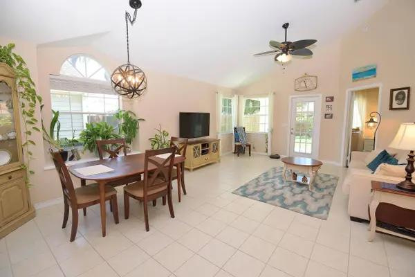 1773 Nicklaus DR, Melbourne, FL 32935