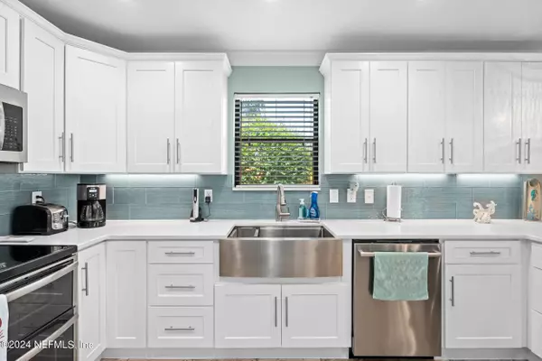 14114 DRAKES POINT DR, Jacksonville, FL 32224