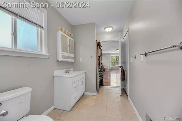 24021 Murray Street, Clinton Township, MI 48035