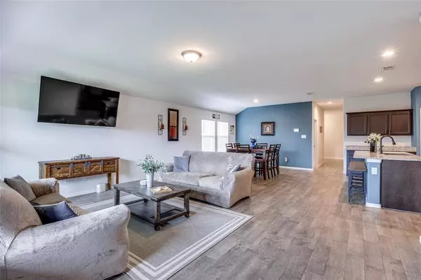 9008 Herringbone Drive, Fort Worth, TX 76131