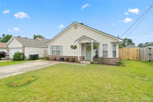 2471 Redoubt Ave, Pensacola, FL 32507