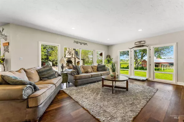 440 W Valli Hi Road, Eagle, ID 83616