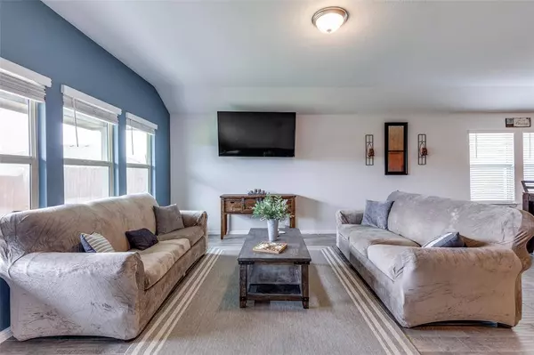 9008 Herringbone Drive, Fort Worth, TX 76131