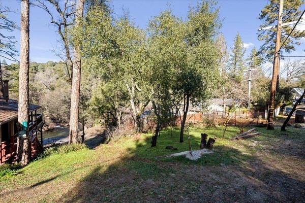5685 Stream WAY, Somerset, CA 95684