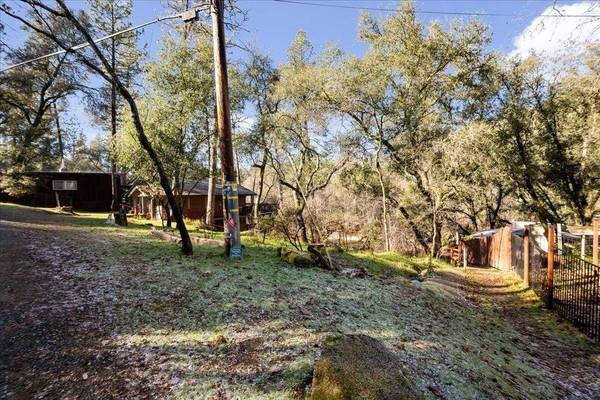 5685 Stream WAY, Somerset, CA 95684