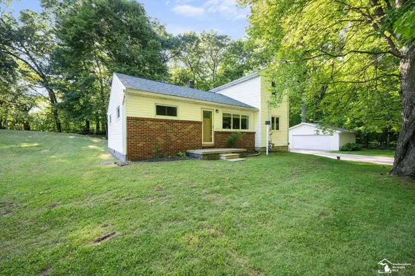 9147 Oakridge Drive, Temperance, MI 48182