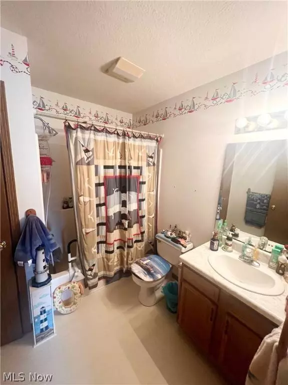 47254 Timber Run ST, New Waterford, OH 44445