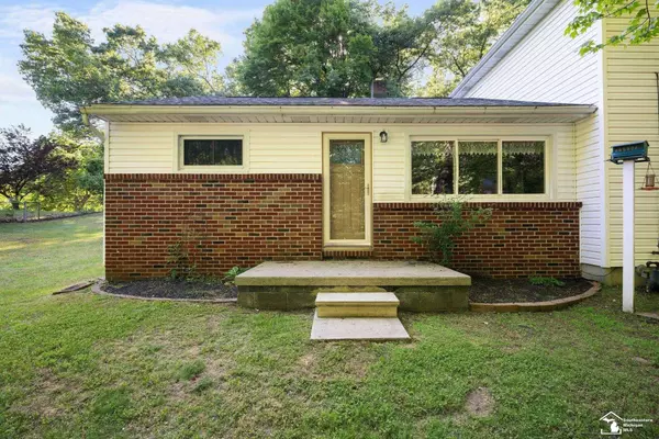 9147 Oakridge Drive, Temperance, MI 48182