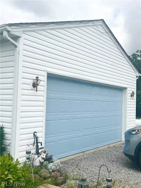 47254 Timber Run ST, New Waterford, OH 44445