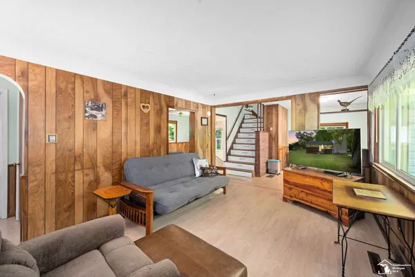 9147 Oakridge Drive, Temperance, MI 48182