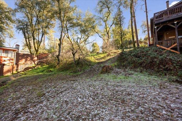 5685 Stream WAY, Somerset, CA 95684